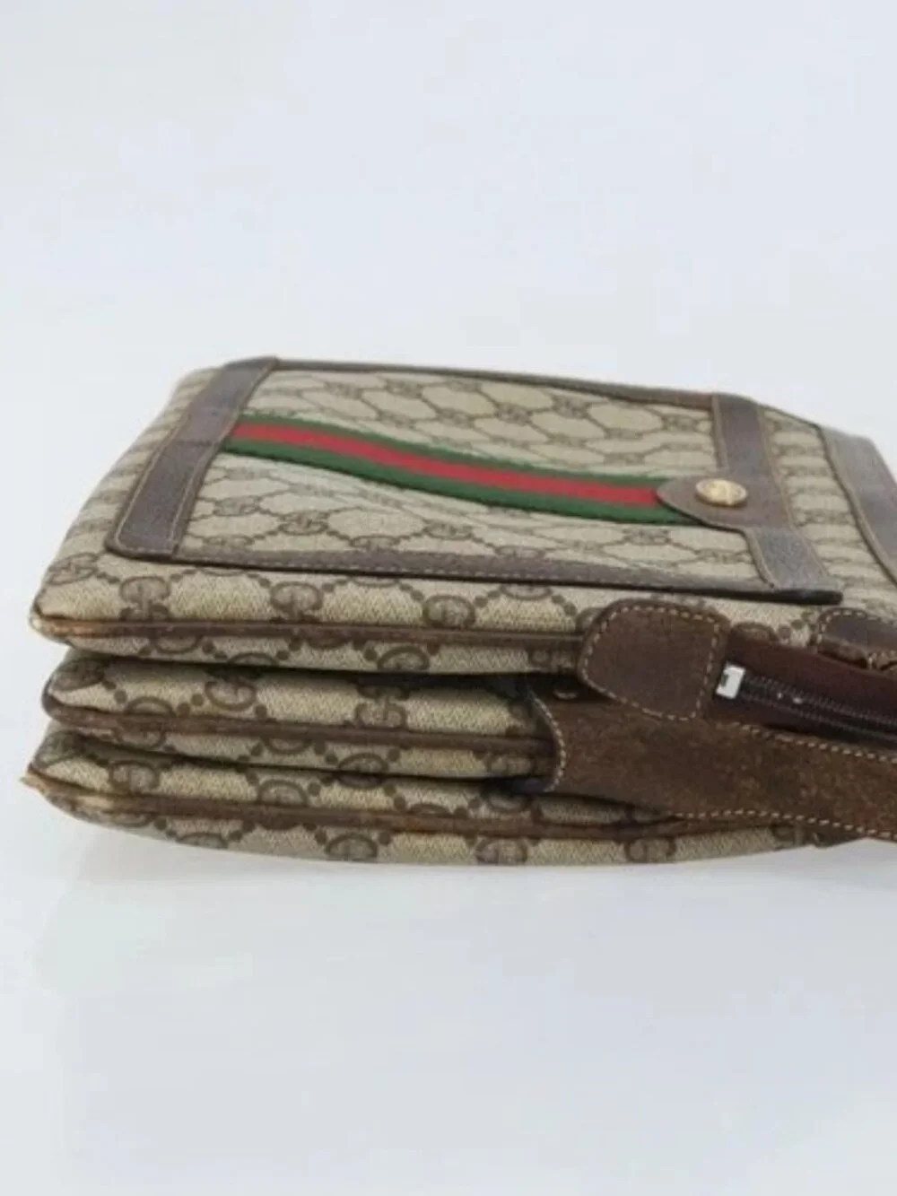 Gucci brand	gucci color	beige